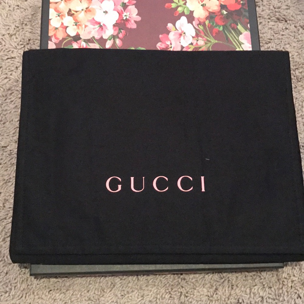 Bag - Picture 2 of 5